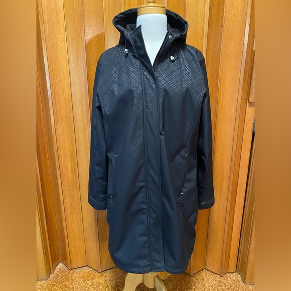 Chillox Black Raincoat - Picture 1 of 5